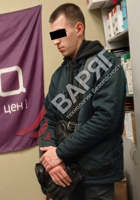 WhatsApp Image 2025-01-19 at 19.44.40 (2) (Копировать).jpeg Челябинец вышел из магазина в неоплаченной одежде охрана Челябинск Варяг ЧОП ГБР