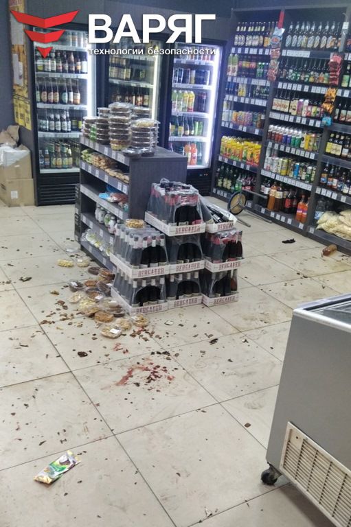 Драка в алкомаркете на Агалакова в Челябинске. Видео 13 июля 2023 охрана Челябинск Варяг ЧОП ГБР