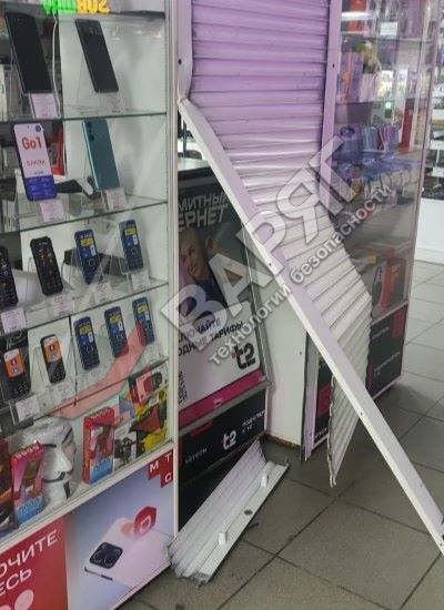 2 e6e636-33f5-4e41-b7b0-29440d3c22f8 - 1K JPEG.jpg В Челябинске сорвалась ночная попытка ограбления магазина охрана Челябинск Варяг ЧОП ГБР