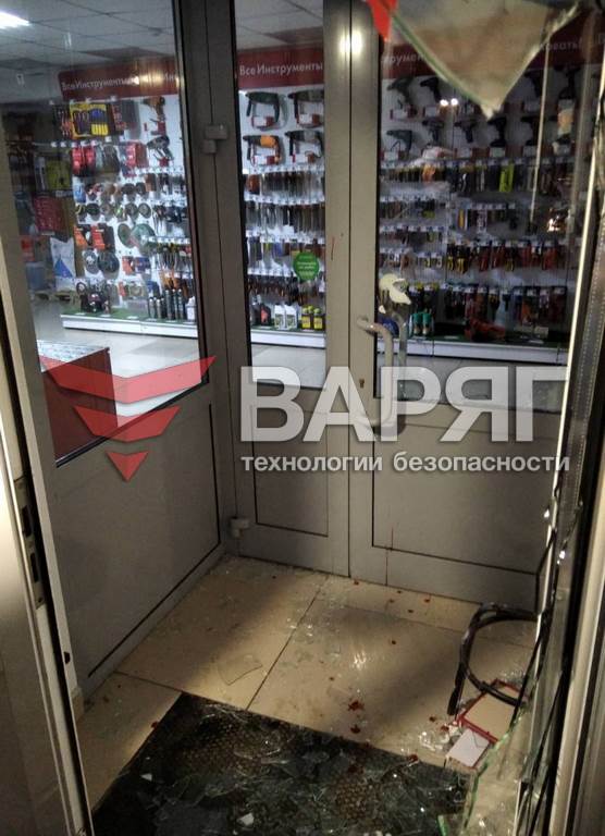 п5 (Копировать).jpg Челябинец ночью залез в магазин и порезался охрана Челябинск Варяг ЧОП ГБР